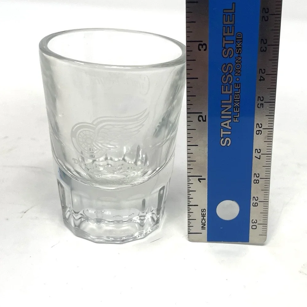 Set 4 Crown‎ Royal Detroit Red Wings Logo Whiskey 2 Oz Heavy Bottom Shot Glasses